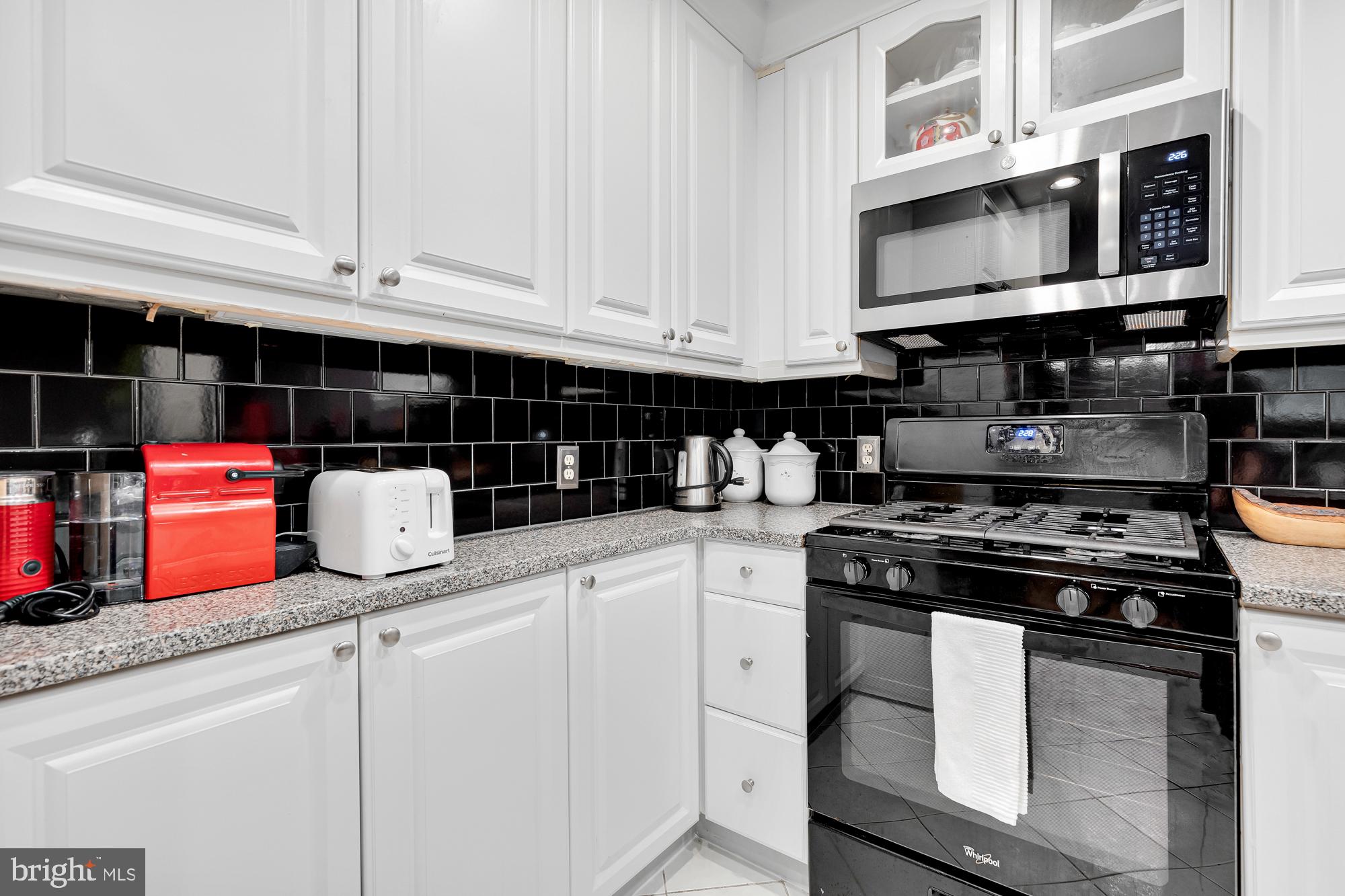 575 THAYER AVENUE Unit: 205