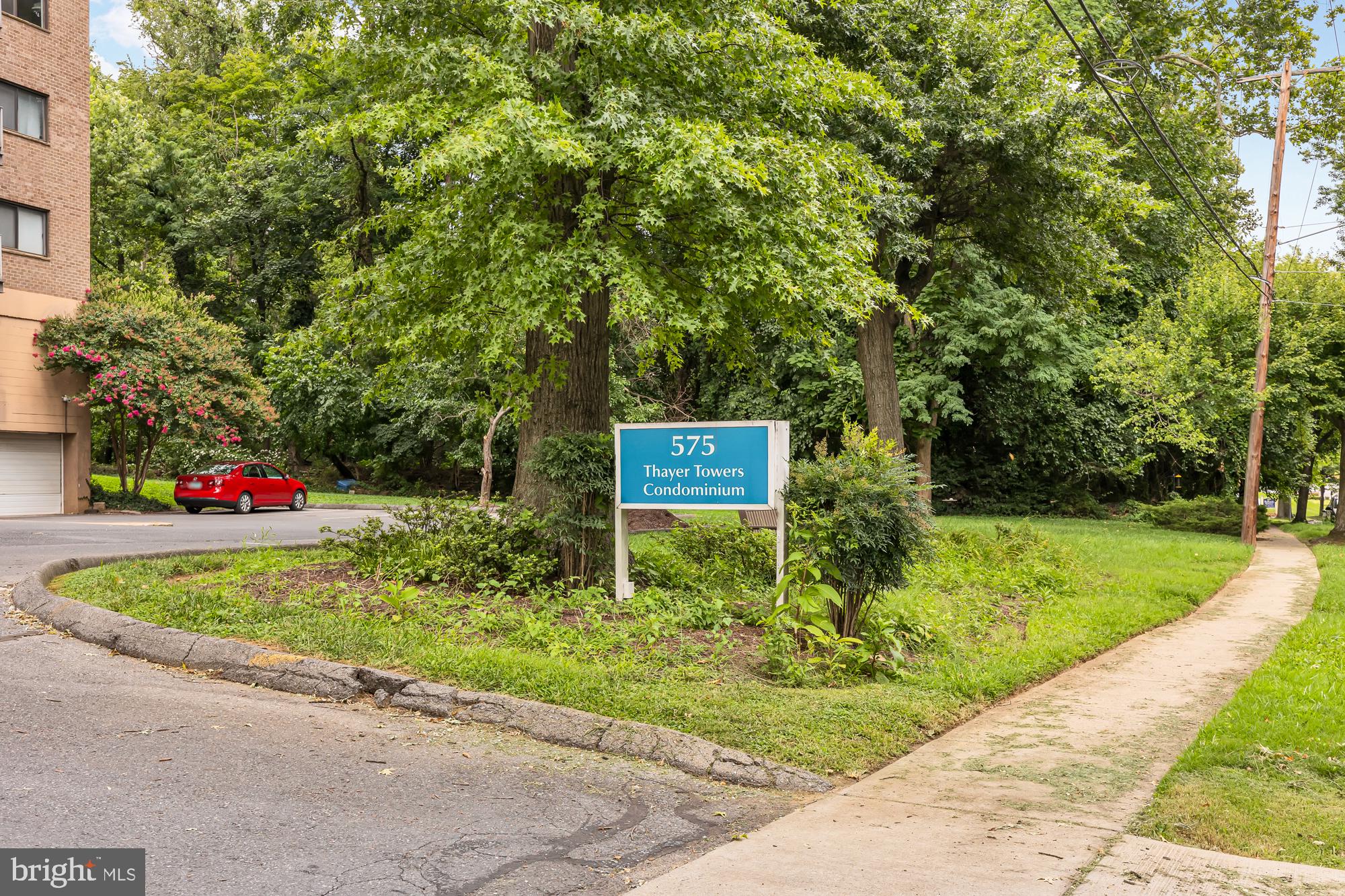 575 THAYER AVENUE Unit: 205