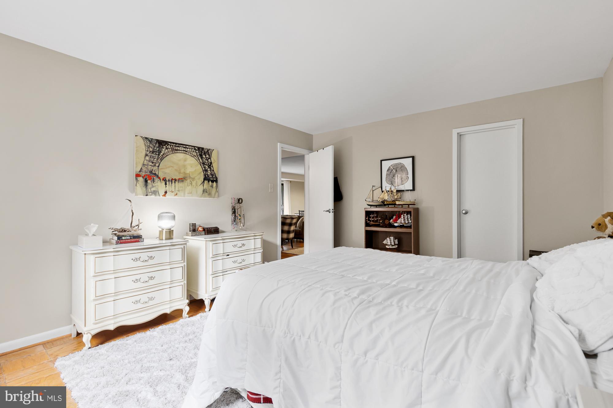 575 THAYER AVENUE Unit: 205