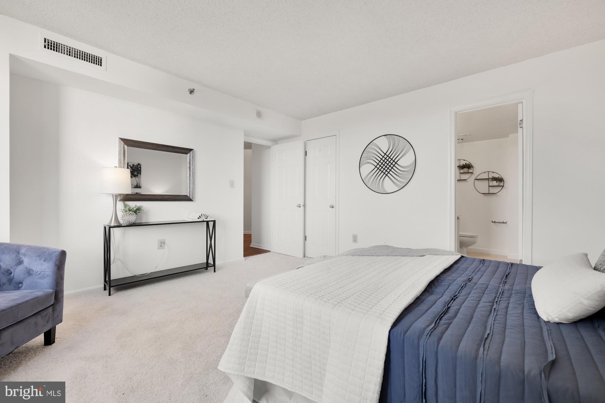 10101 Grosvenor PLACE Unit: 716
