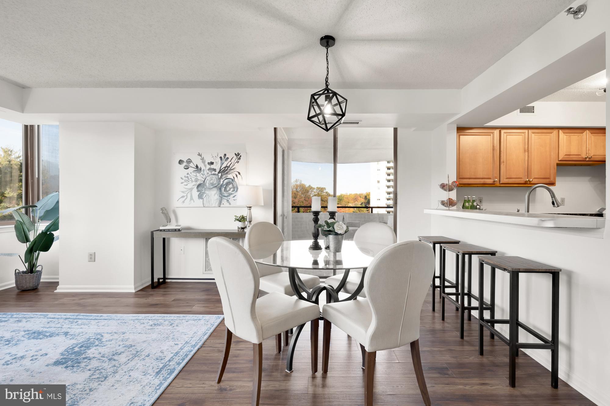 10101 Grosvenor PLACE Unit: 716