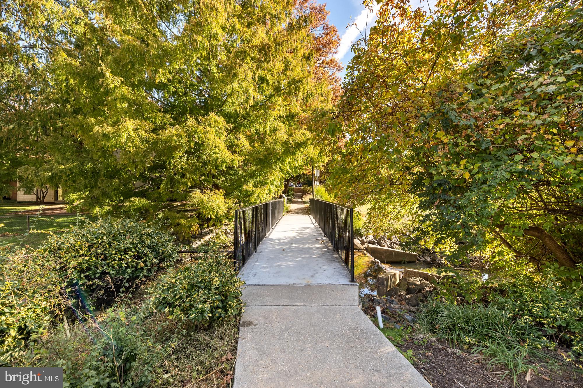 10101 Grosvenor PLACE Unit: 716