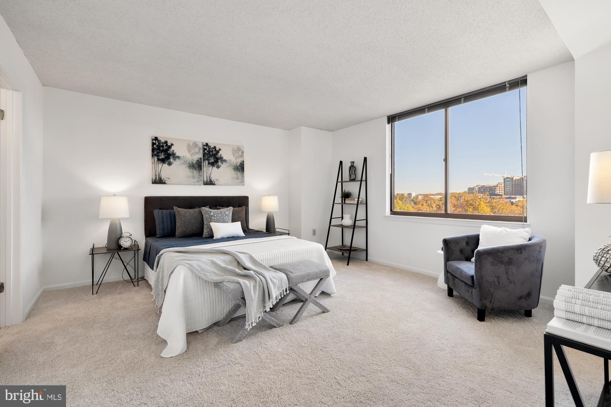 10101 Grosvenor PLACE Unit: 716