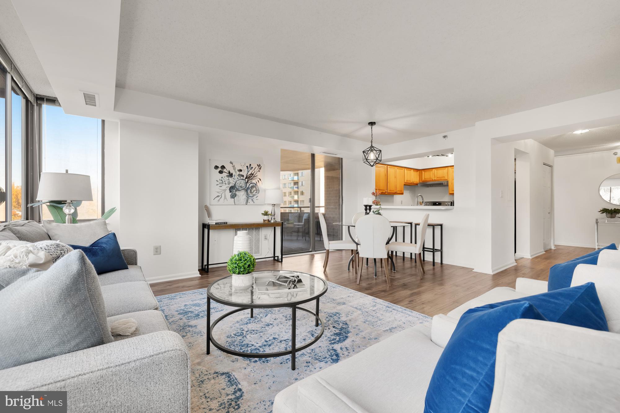 10101 Grosvenor PLACE Unit: 716