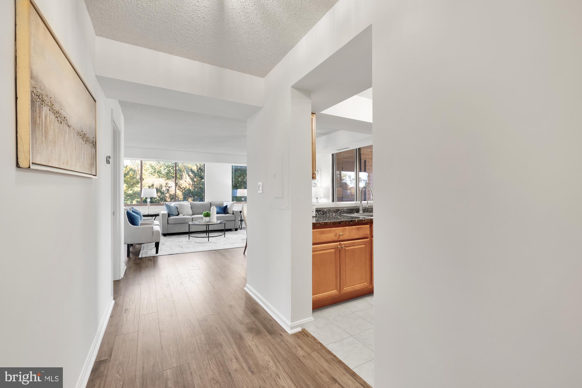 10101 Grosvenor PLACE Unit: 716