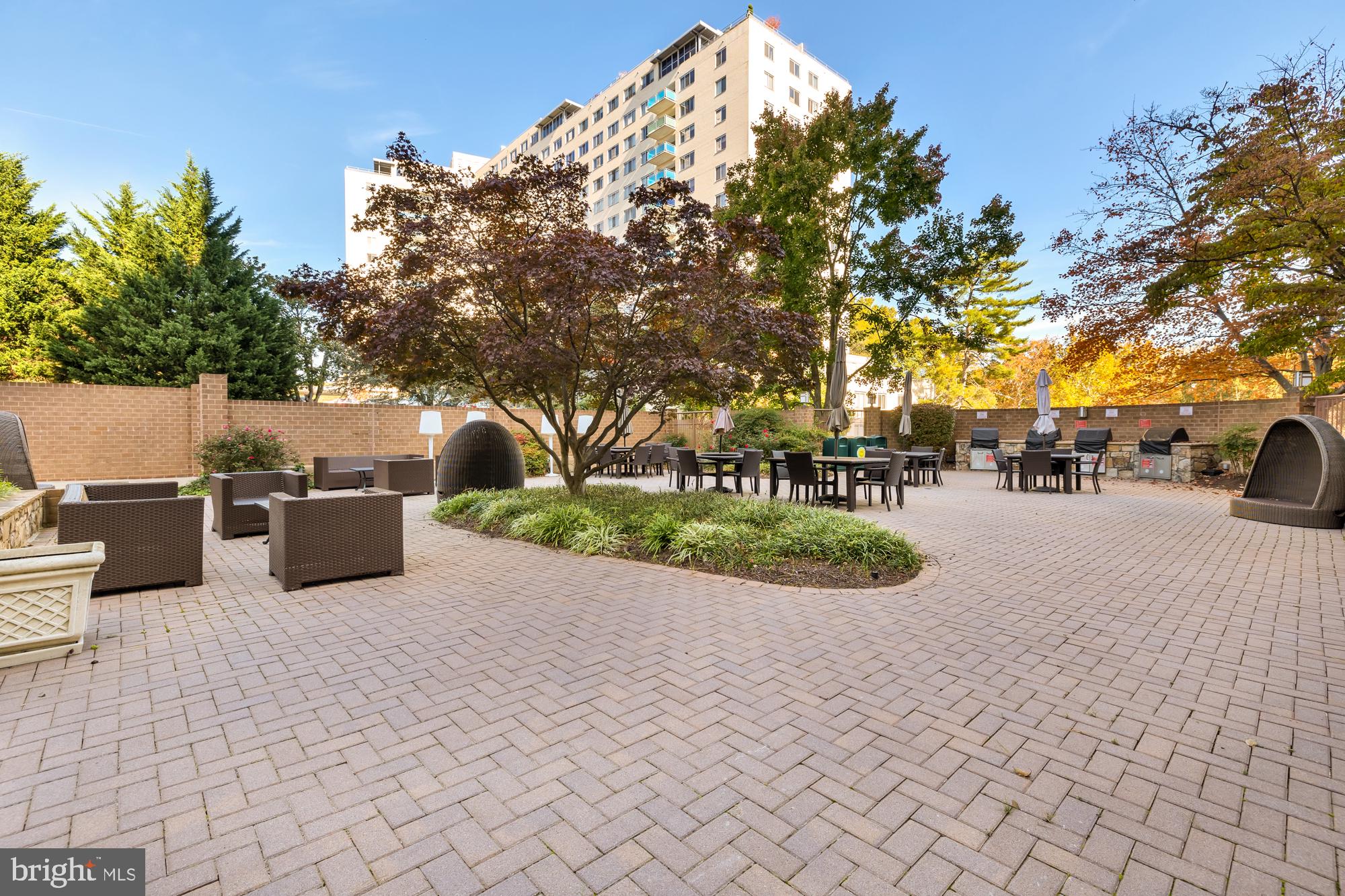 10101 Grosvenor PLACE Unit: 716
