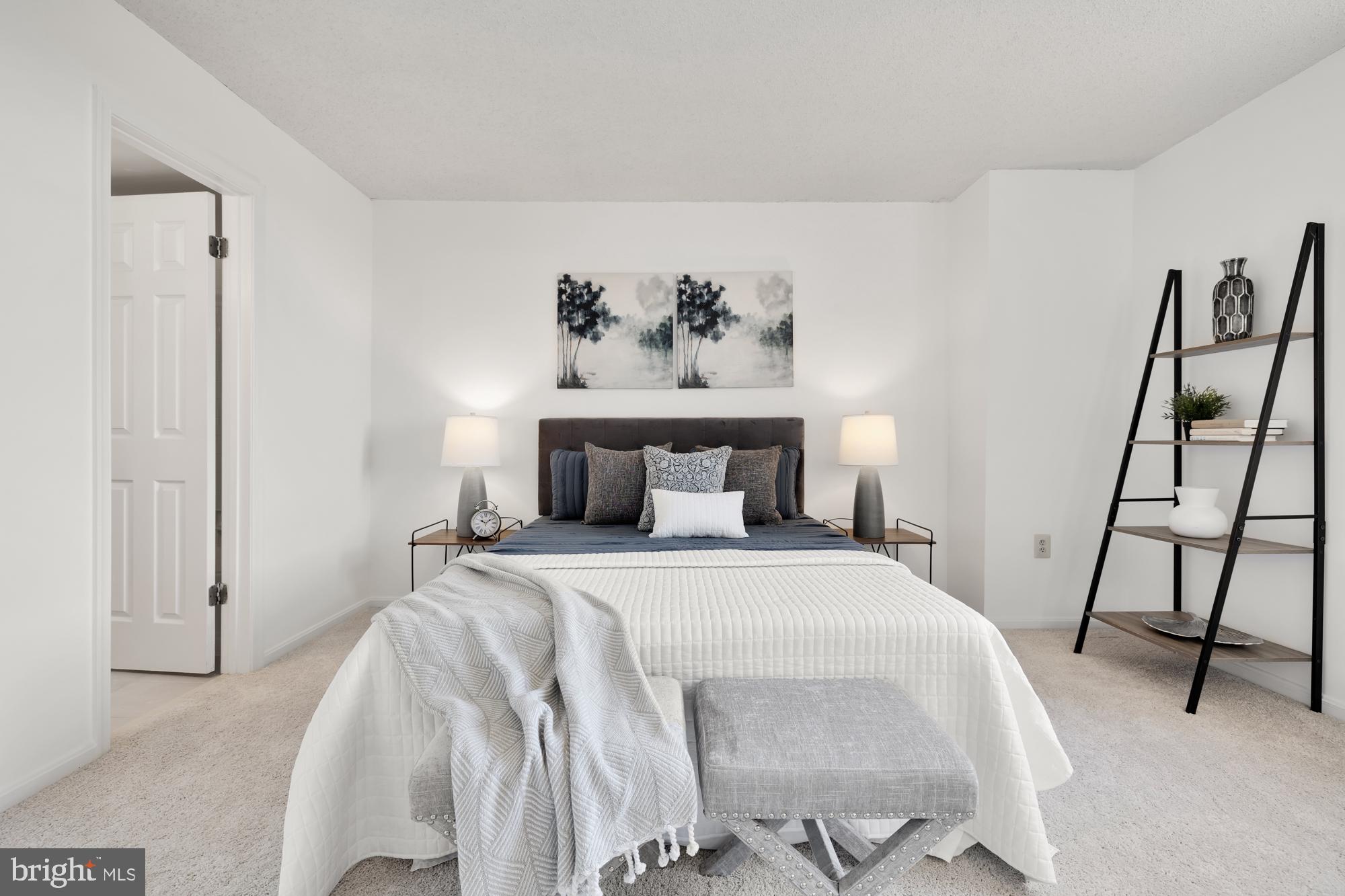 10101 Grosvenor PLACE Unit: 716