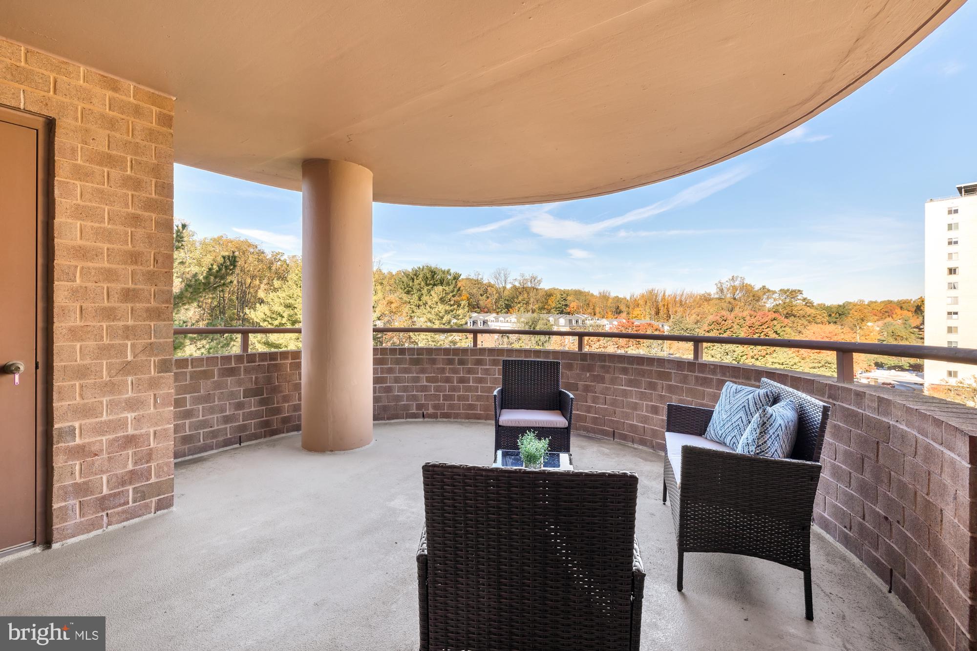 10101 Grosvenor PLACE Unit: 716