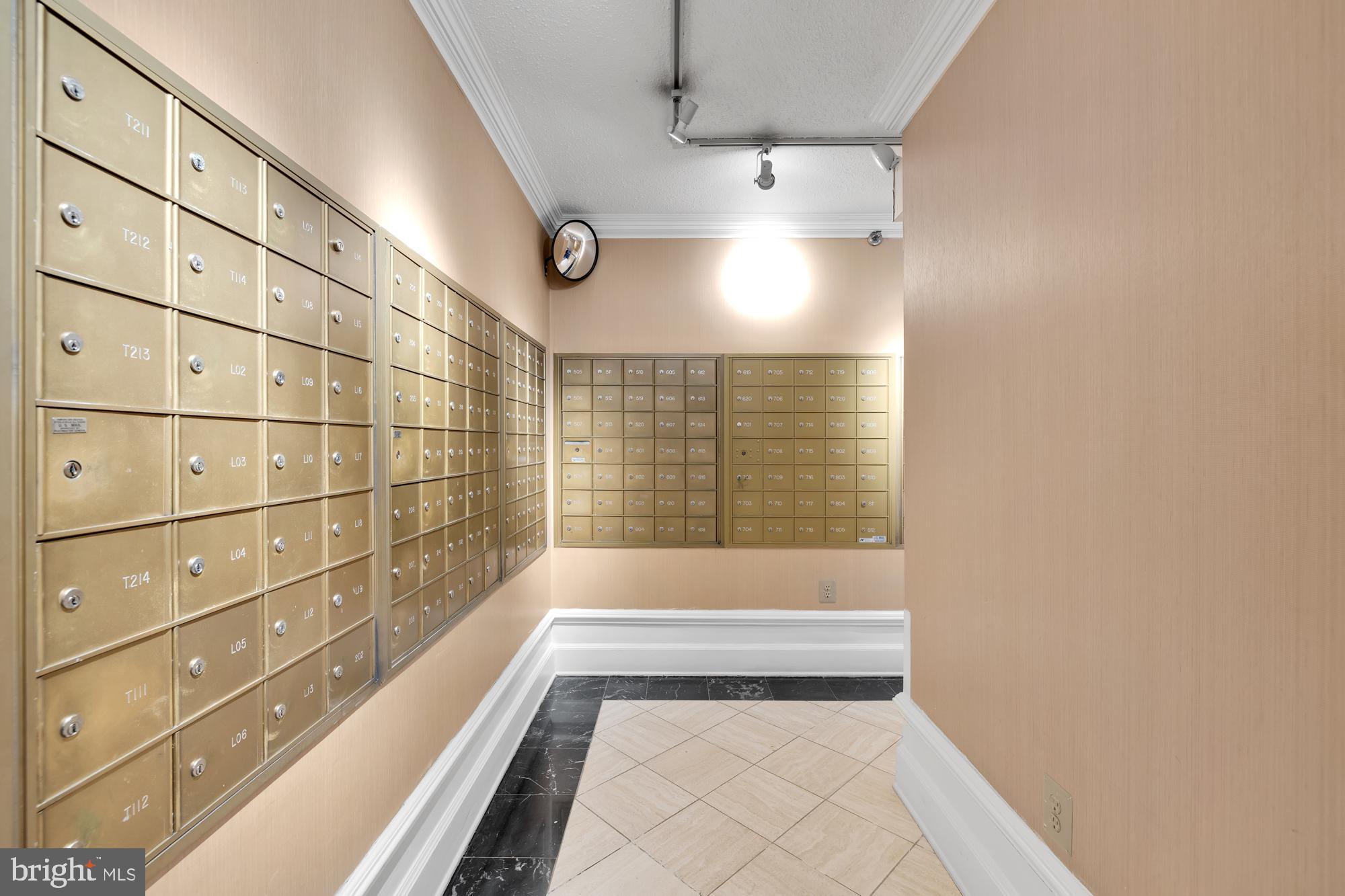 10101 Grosvenor PLACE Unit: 716