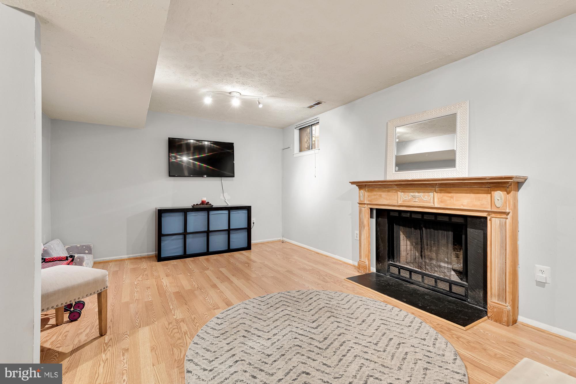 18352 Hallmark COURT