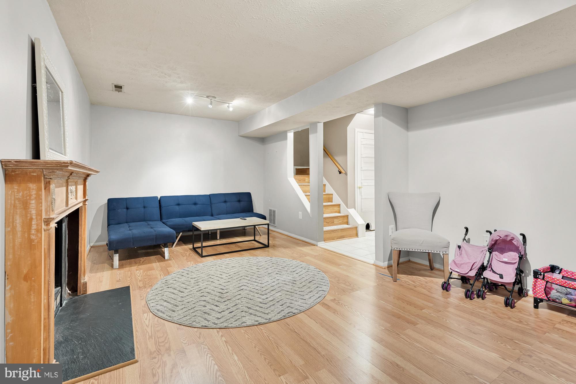 18352 Hallmark COURT