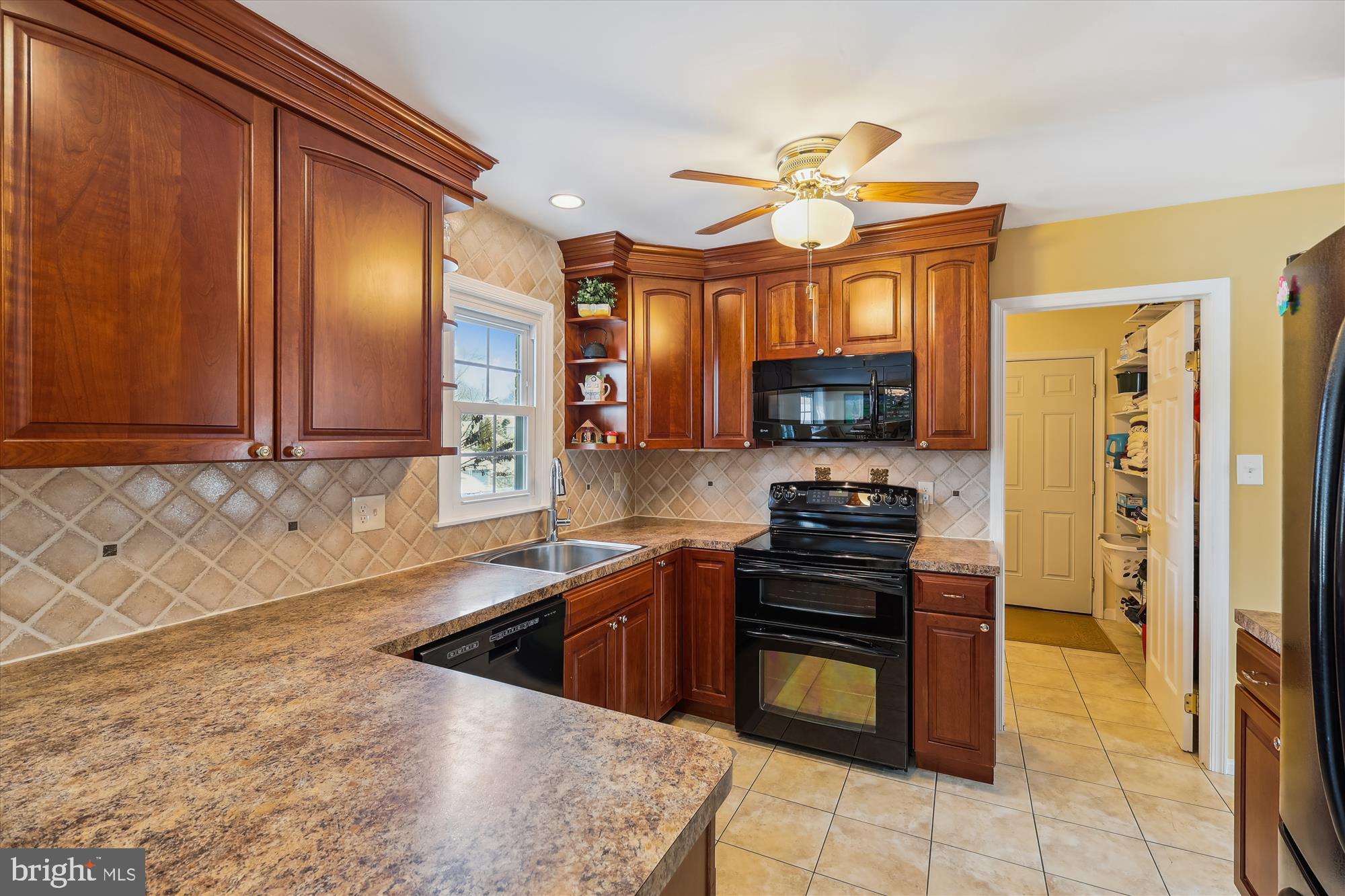 15120 Centergate Dr