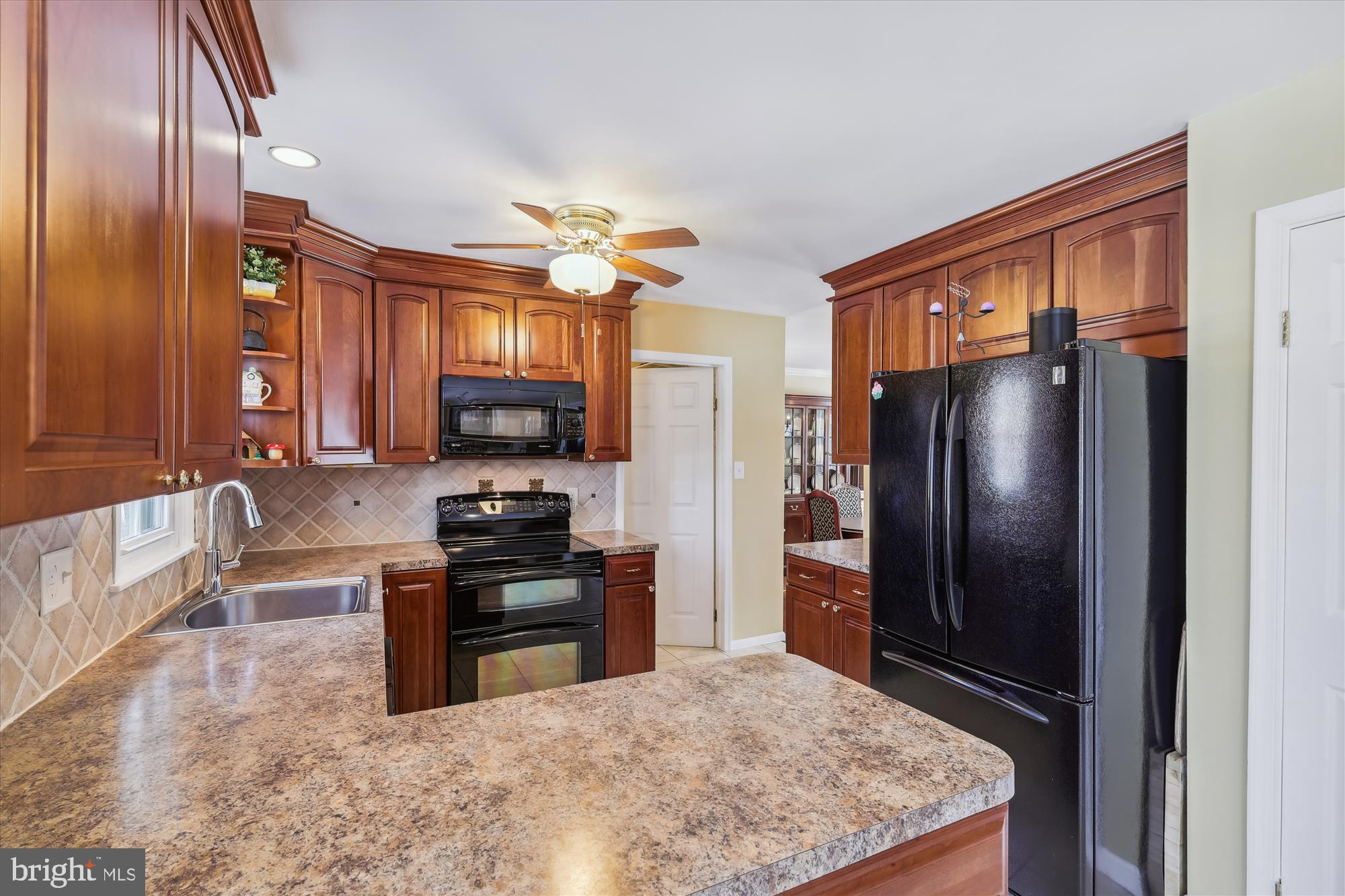 15120 Centergate Dr