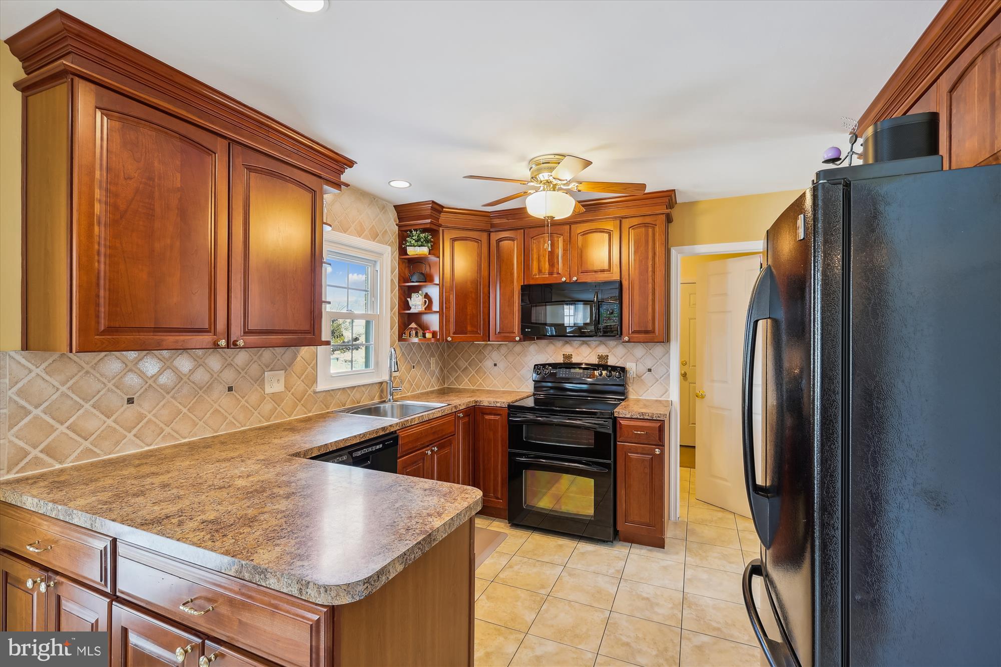 15120 Centergate Dr