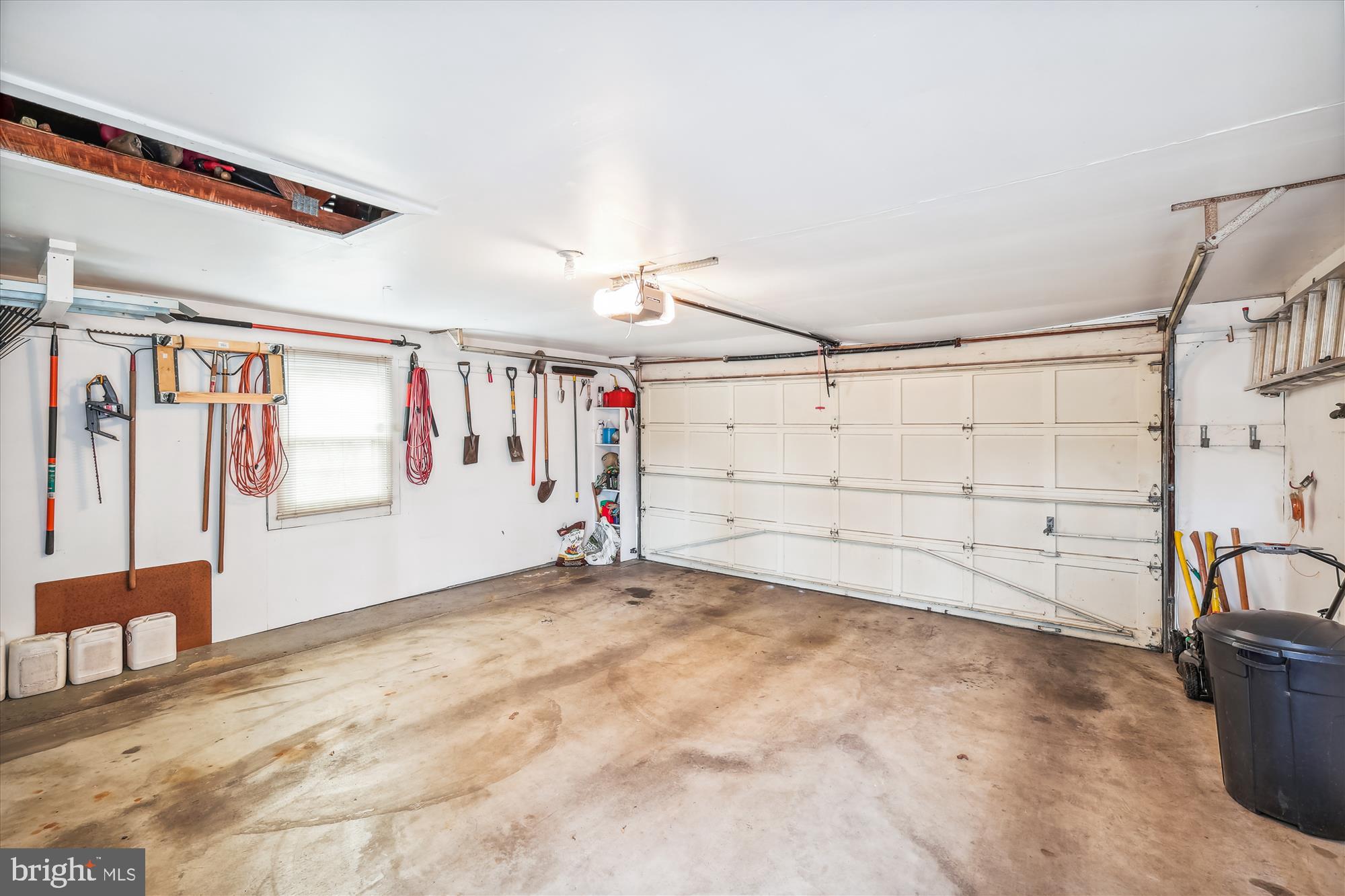 15120 Centergate Dr
