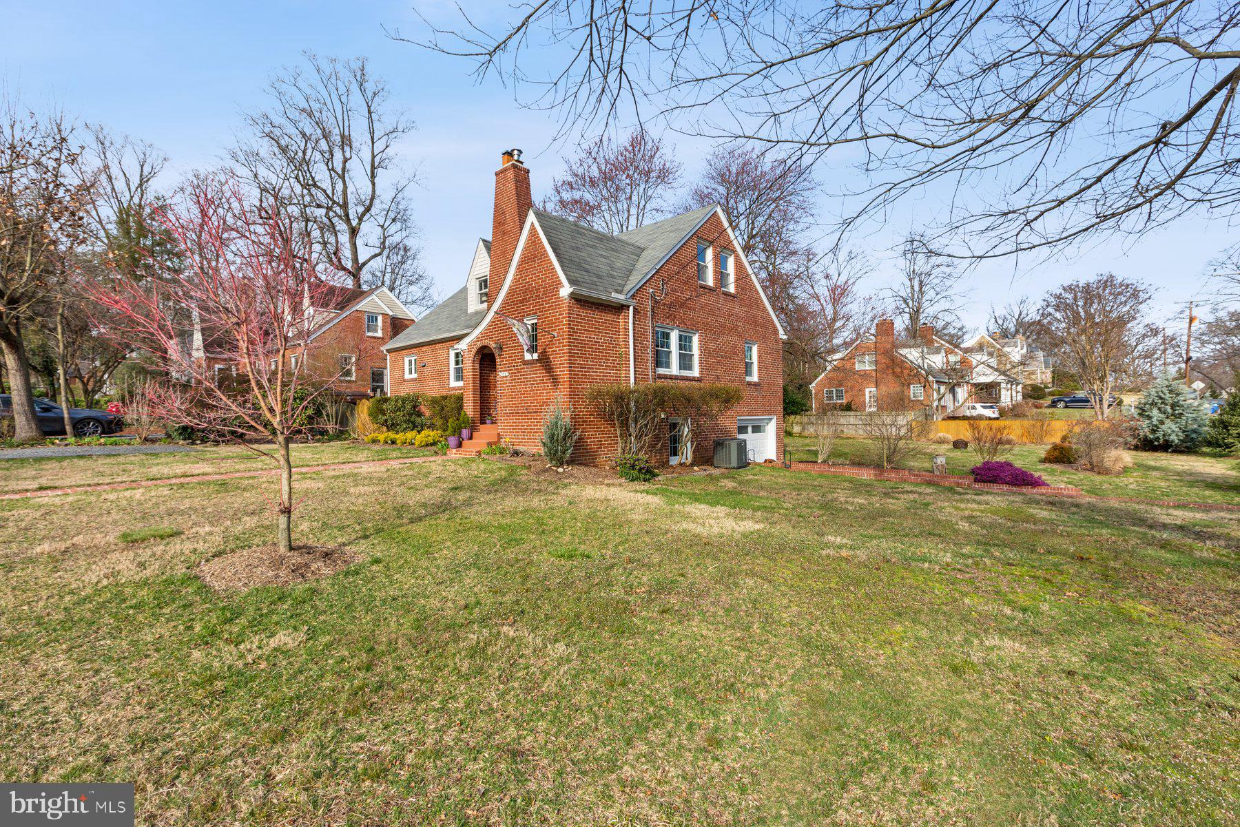 10216 Lorain Ave