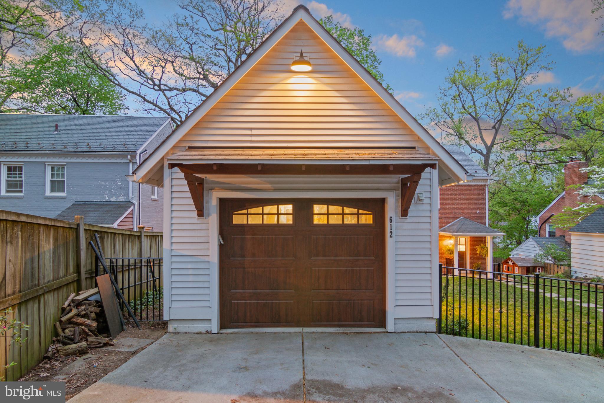 612 Ellsworth Dr