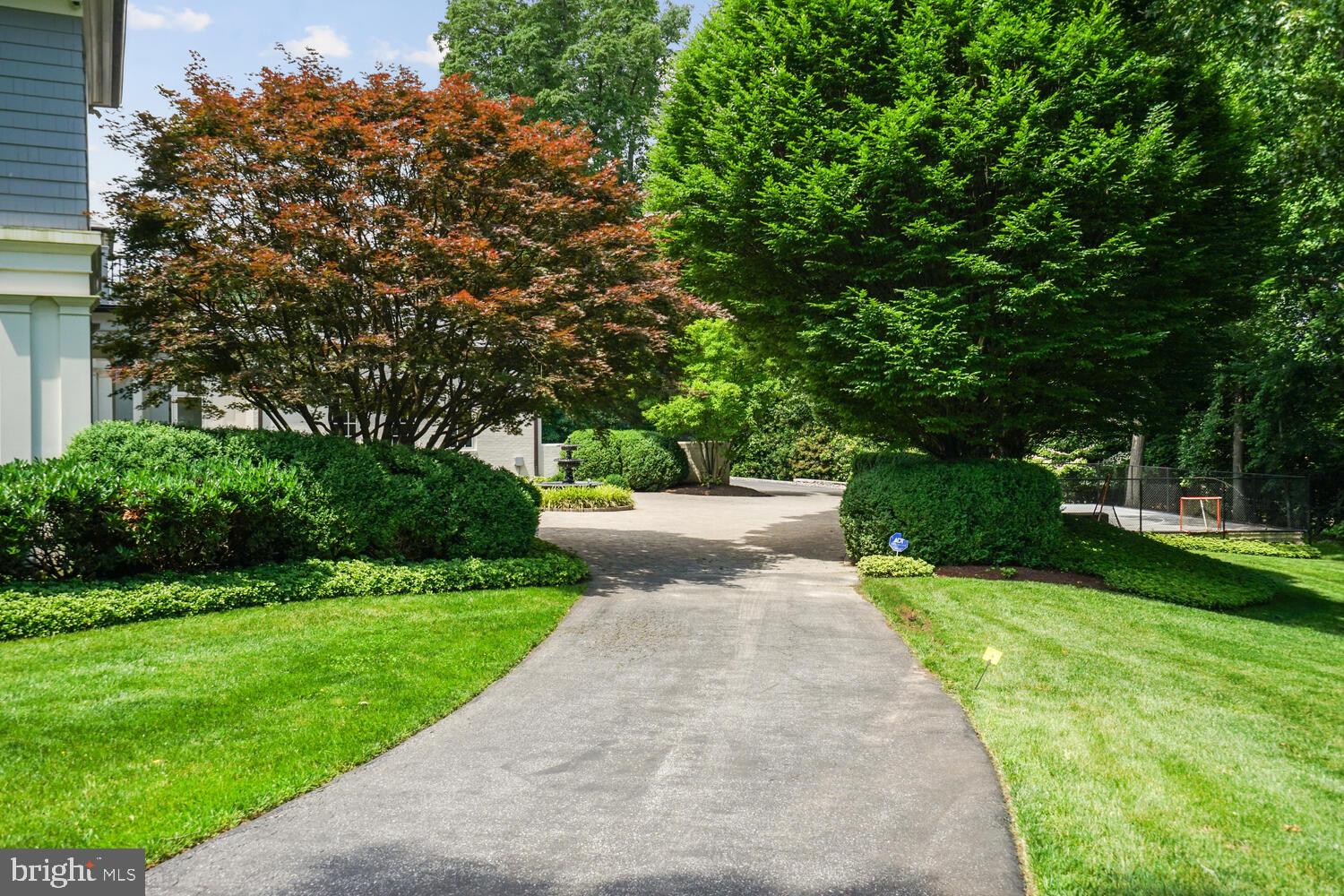 10706 Riverwood Dr