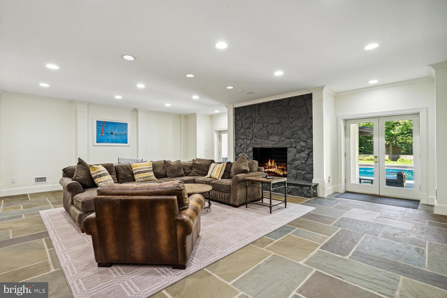 10706 Riverwood Dr