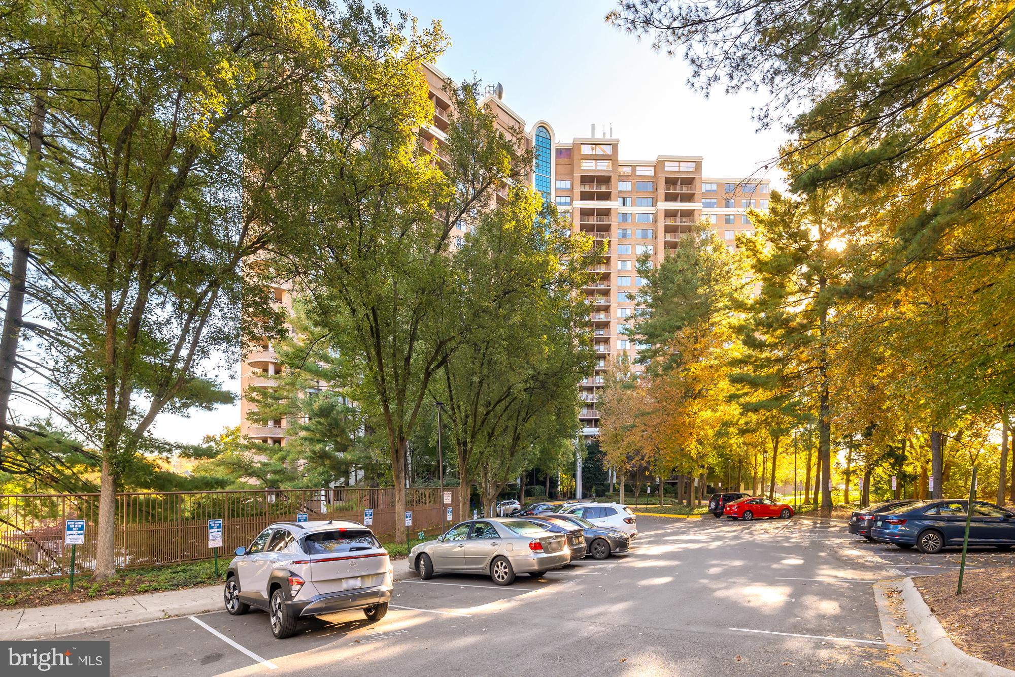 10101 Grosvenor Pl #1604