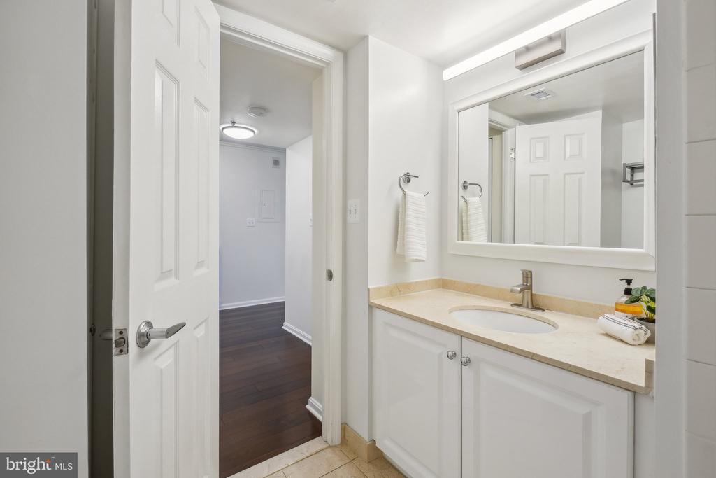10101 Grosvenor Pl #1604