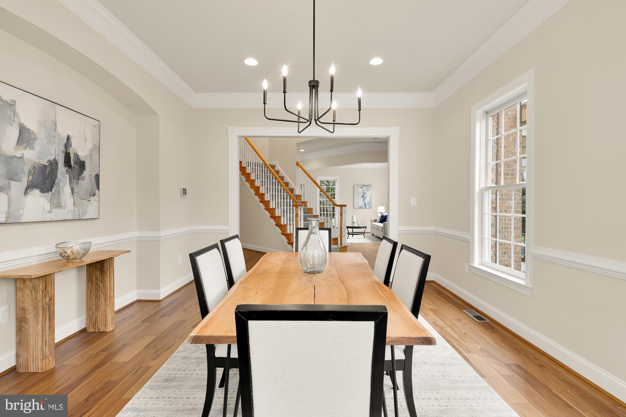 825 Woodside Pkwy