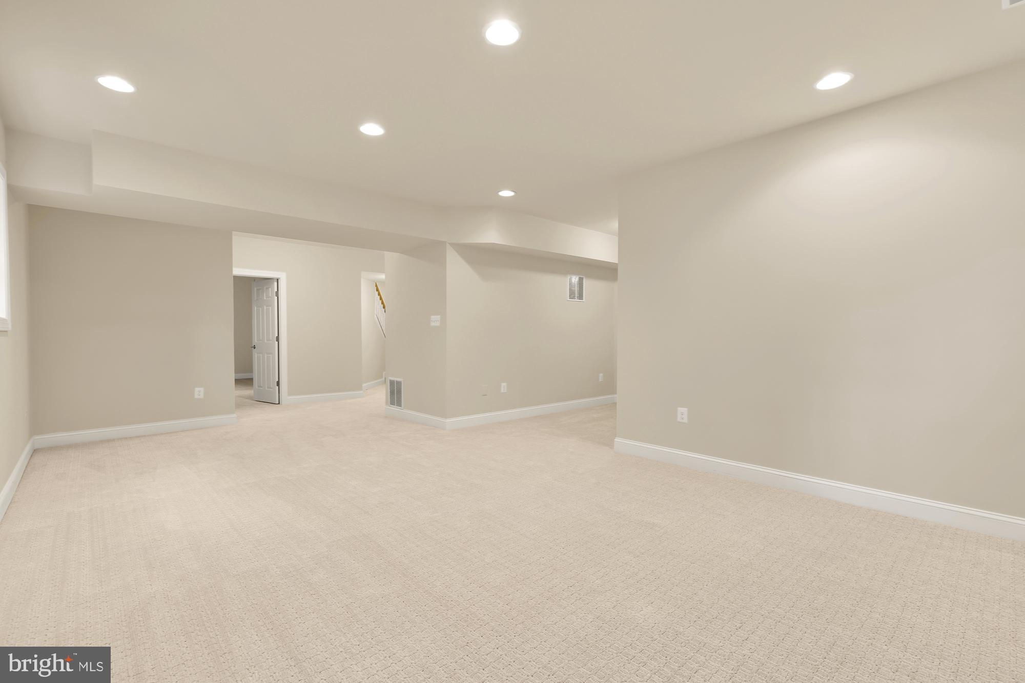 825 Woodside Pkwy