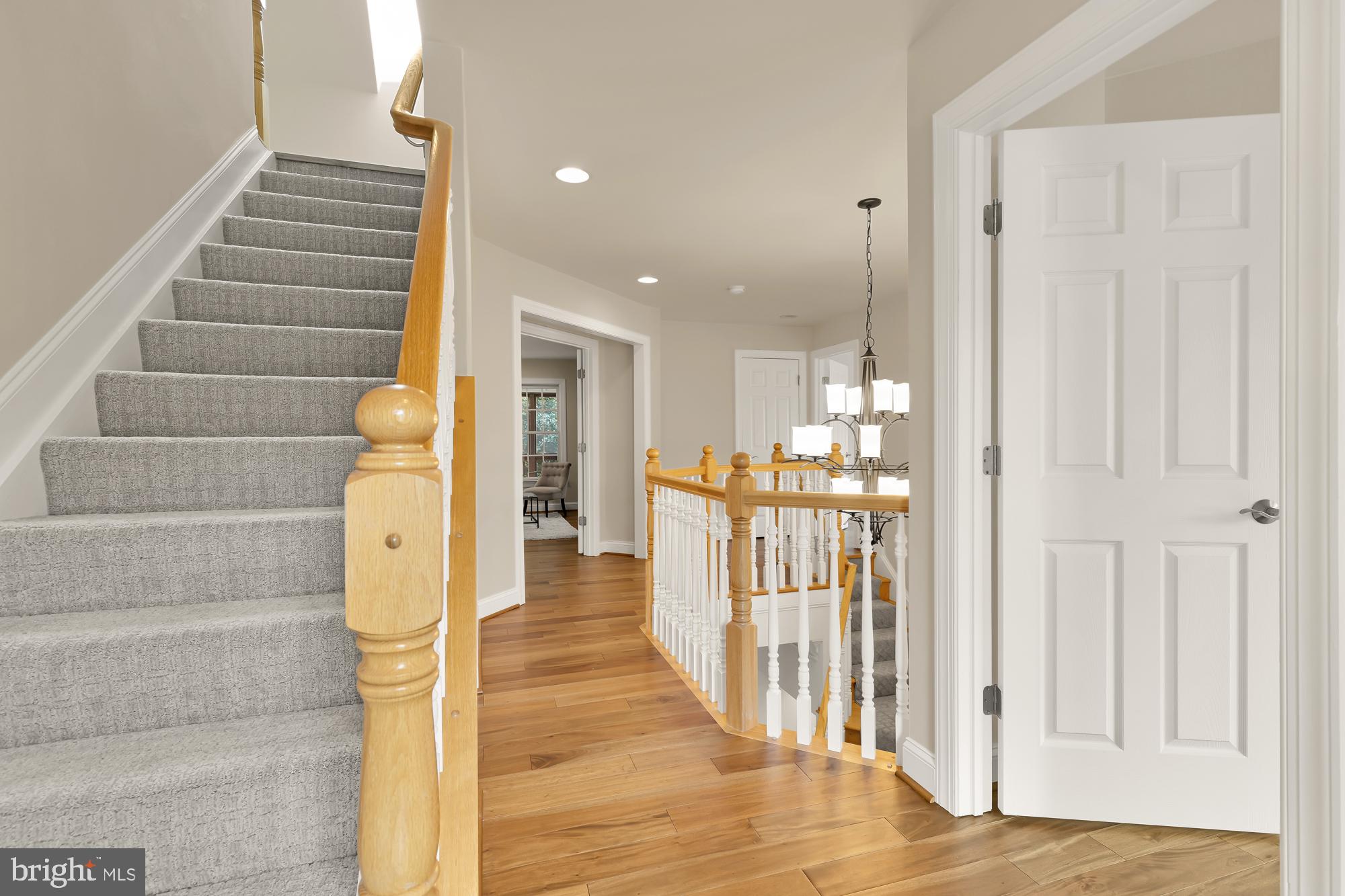 825 Woodside Pkwy