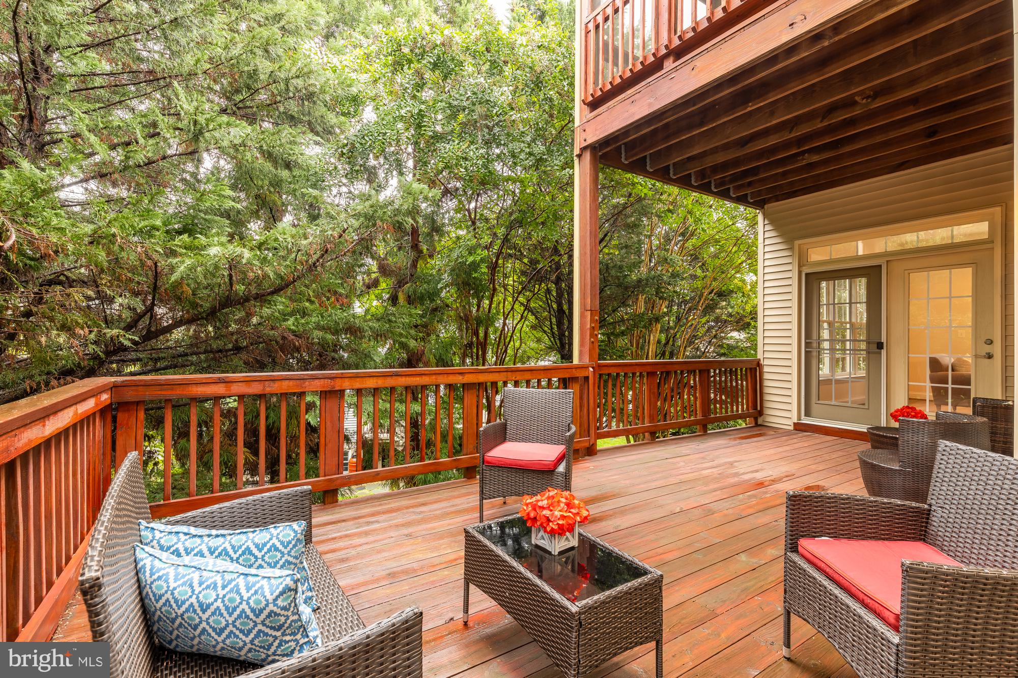 825 Woodside Pkwy