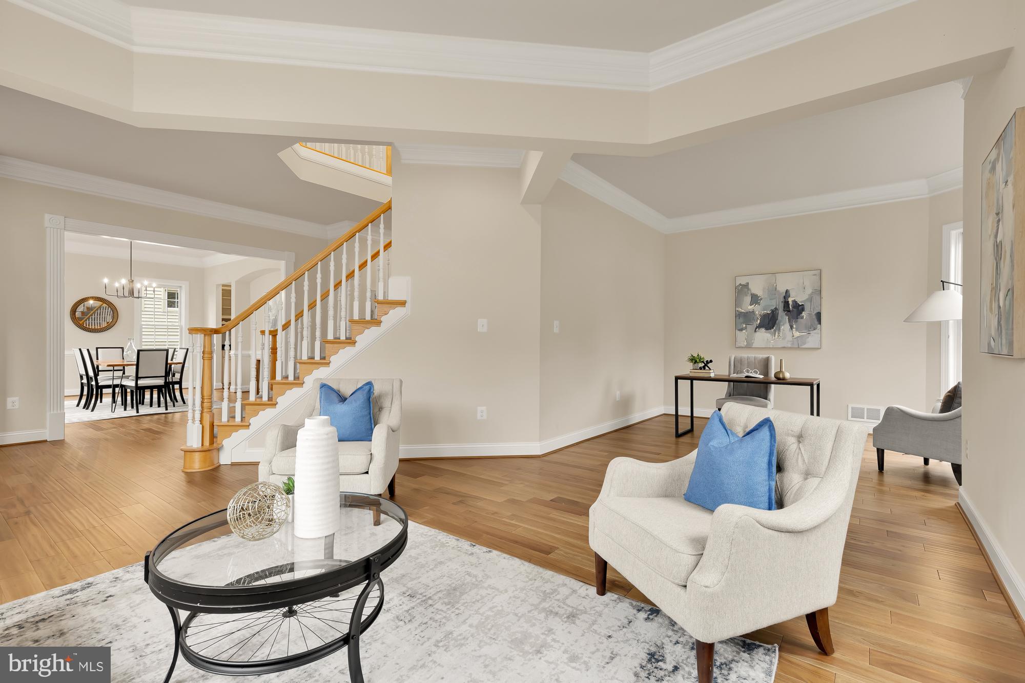 825 Woodside Pkwy