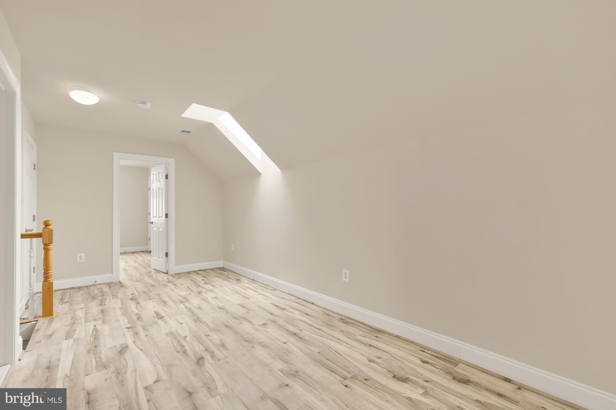 825 Woodside Pkwy