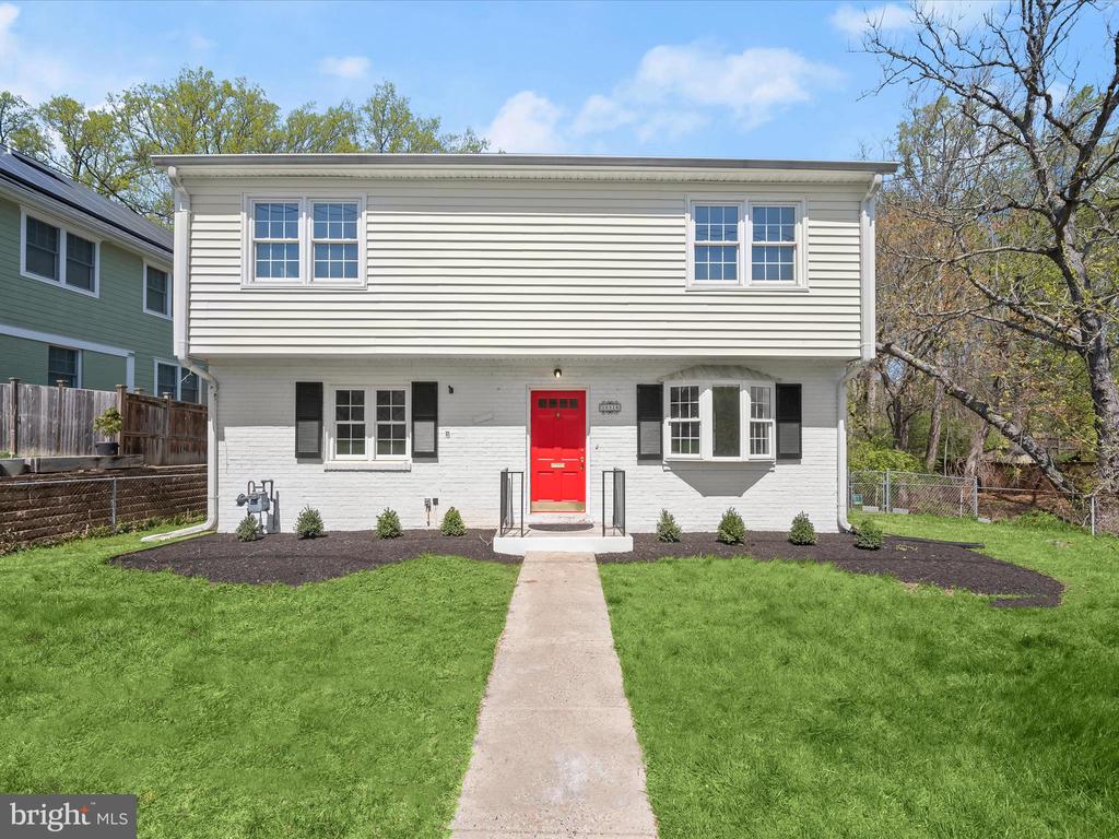 10318 Parkwood Dr