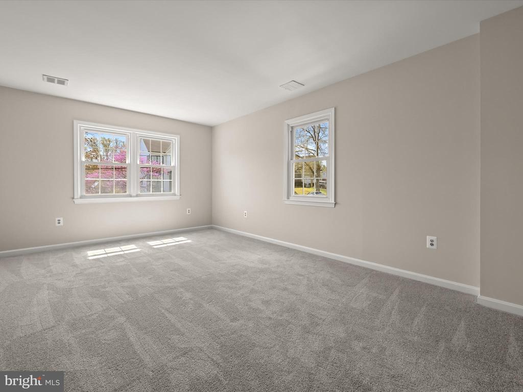 10318 Parkwood Dr
