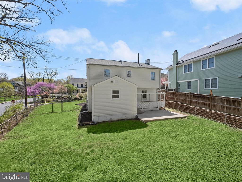 10318 Parkwood Dr