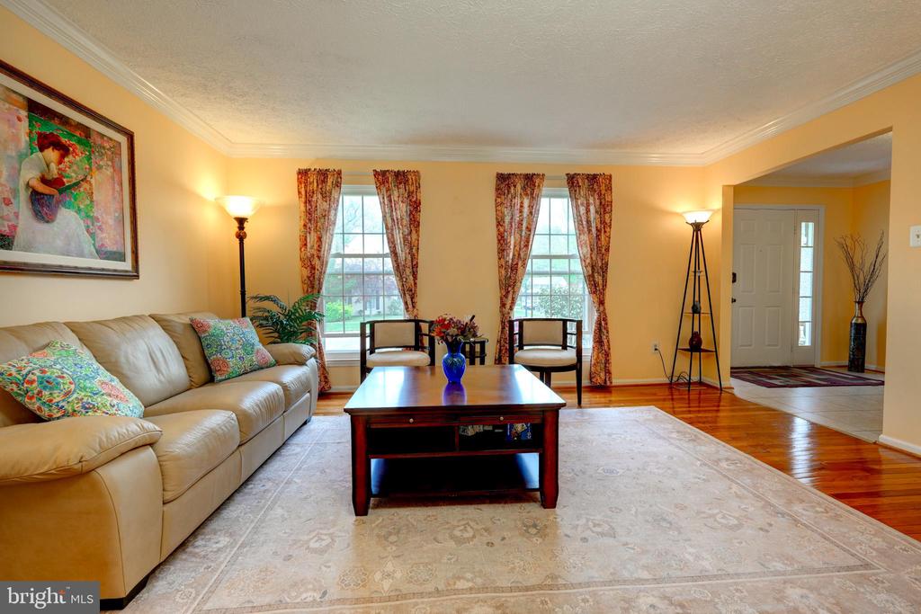 11628 Paramus Dr