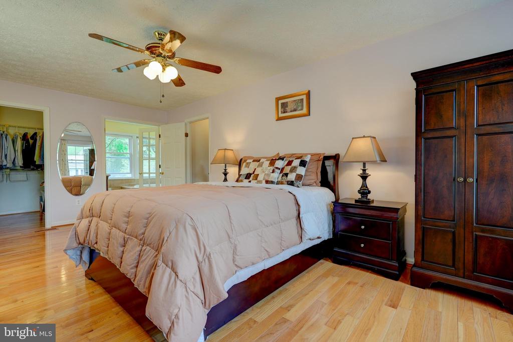 11628 Paramus Dr