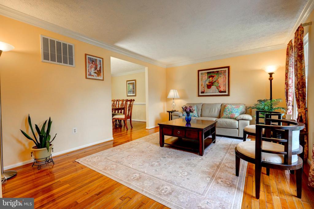11628 Paramus Dr