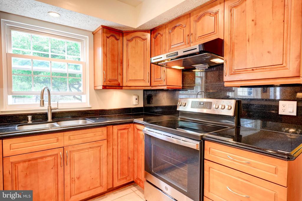 11628 Paramus Dr