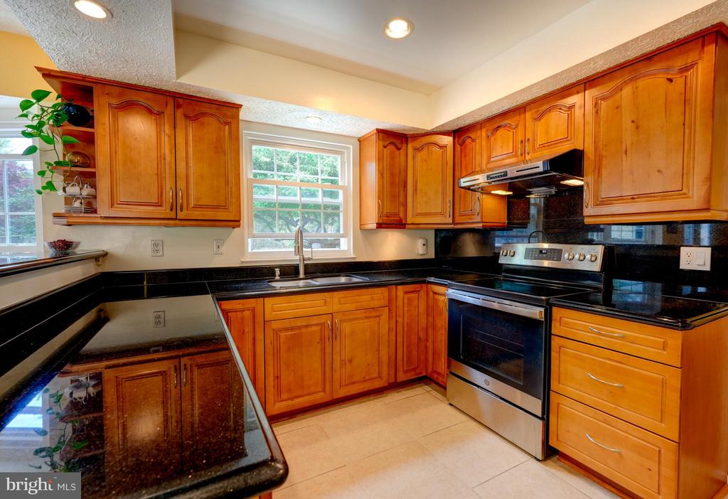 11628 Paramus Dr