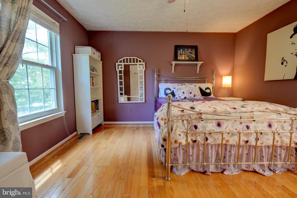 11628 Paramus Dr