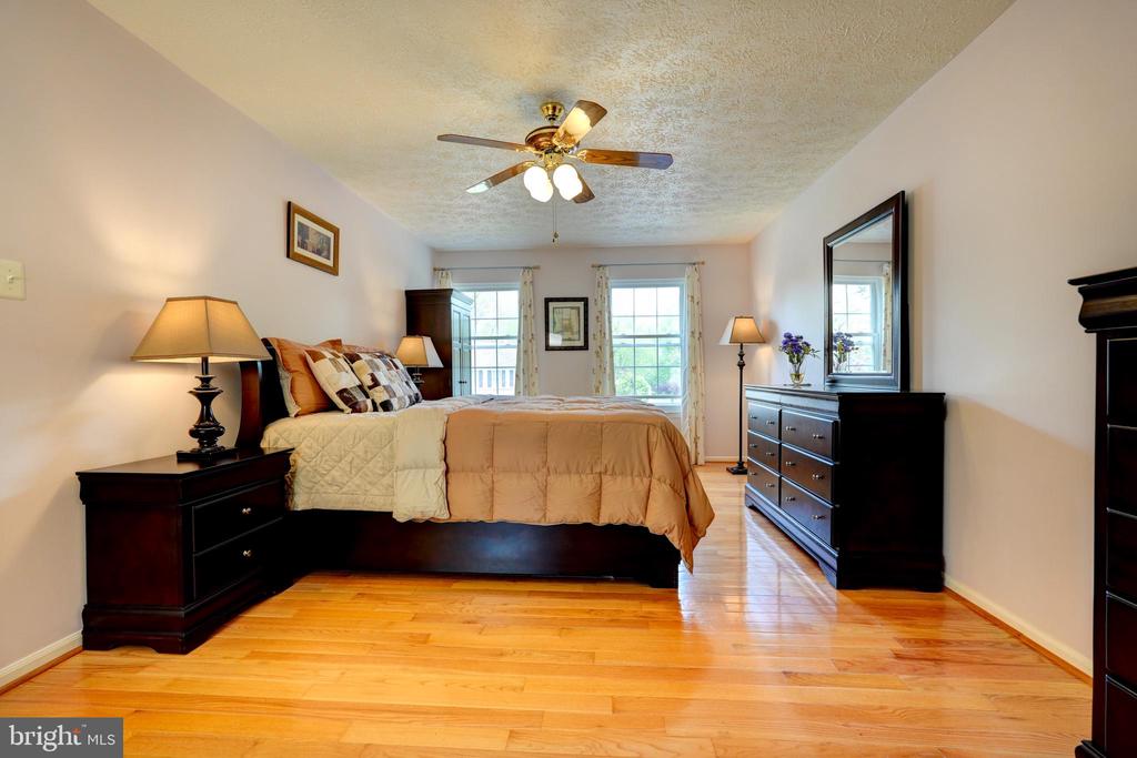 11628 Paramus Dr