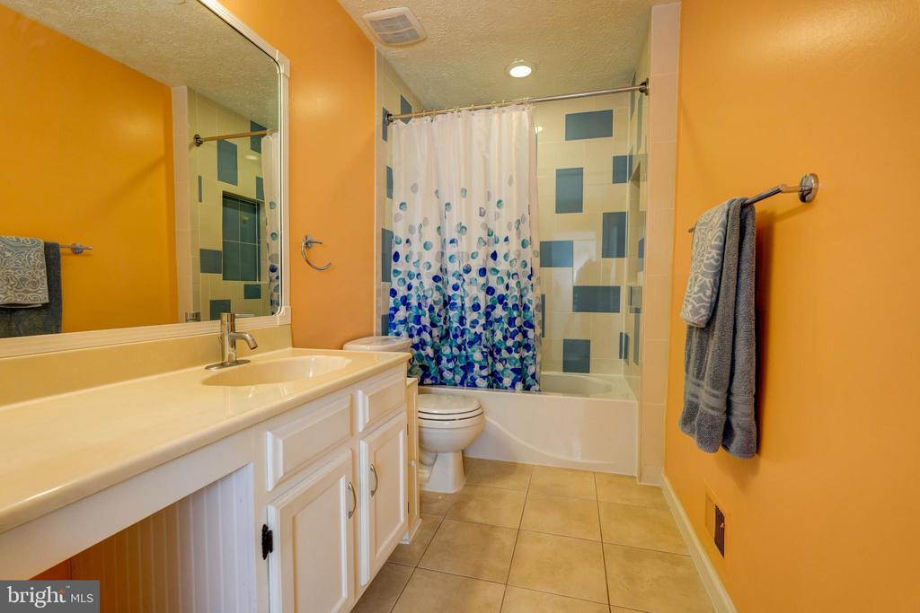 11628 Paramus Dr