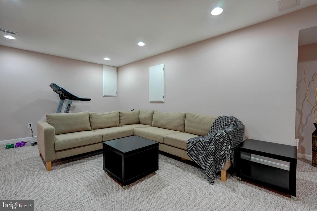 11628 Paramus Dr