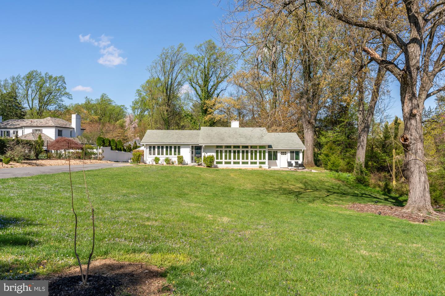 1736 Overlook Dr