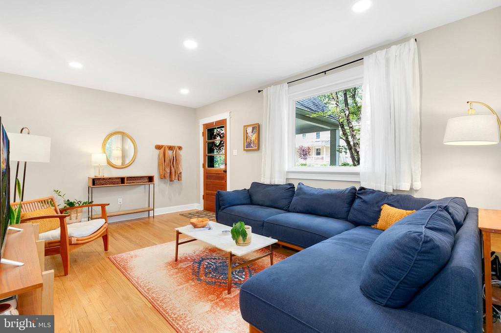 220 Grant Ave