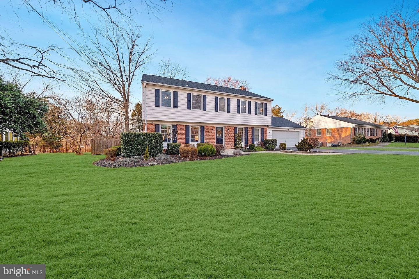 18 ORCHARD WAY N