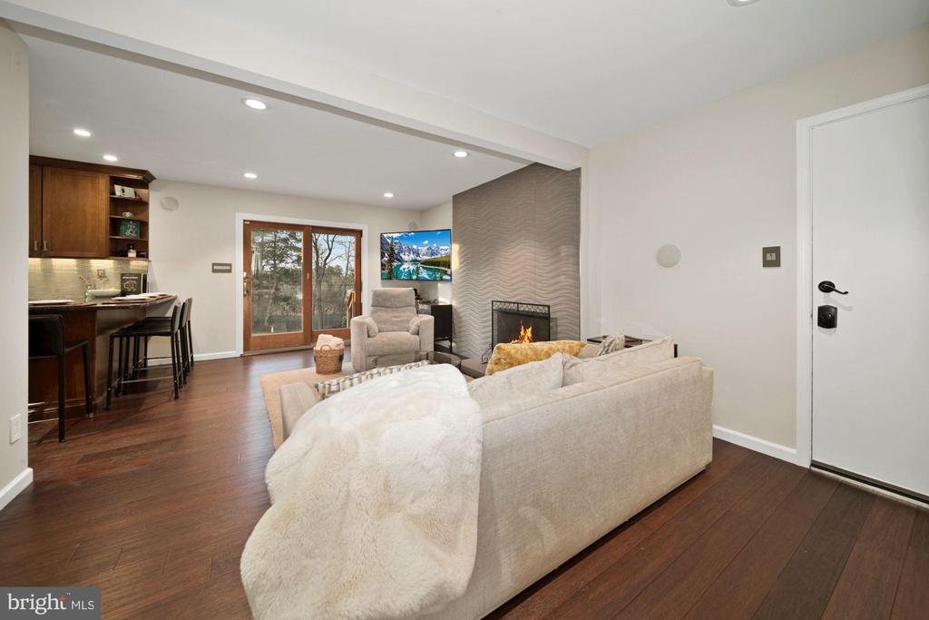 18 ORCHARD WAY N