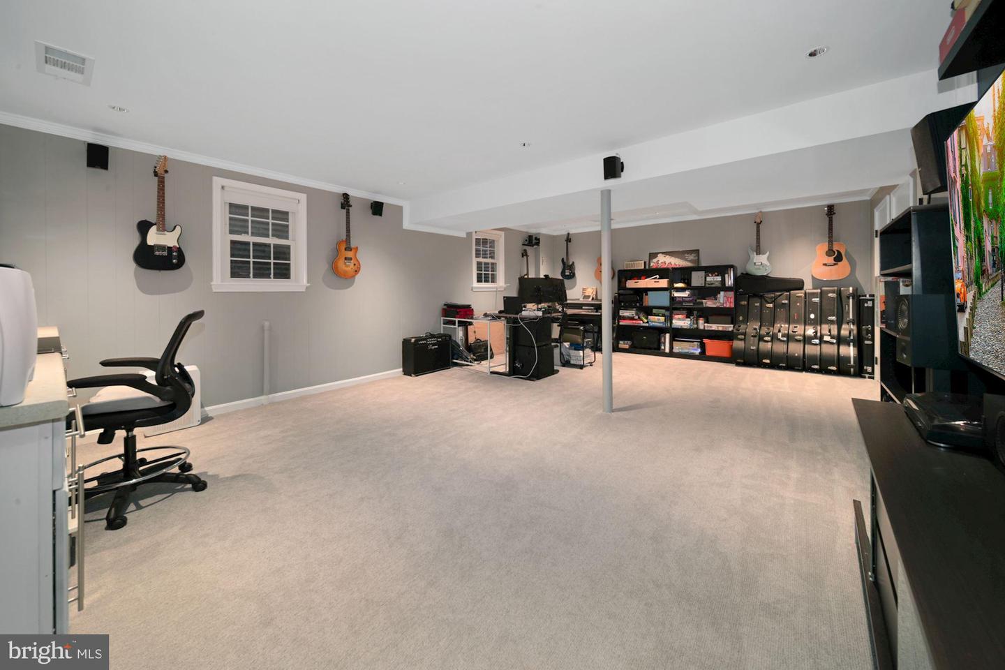 18 ORCHARD WAY N