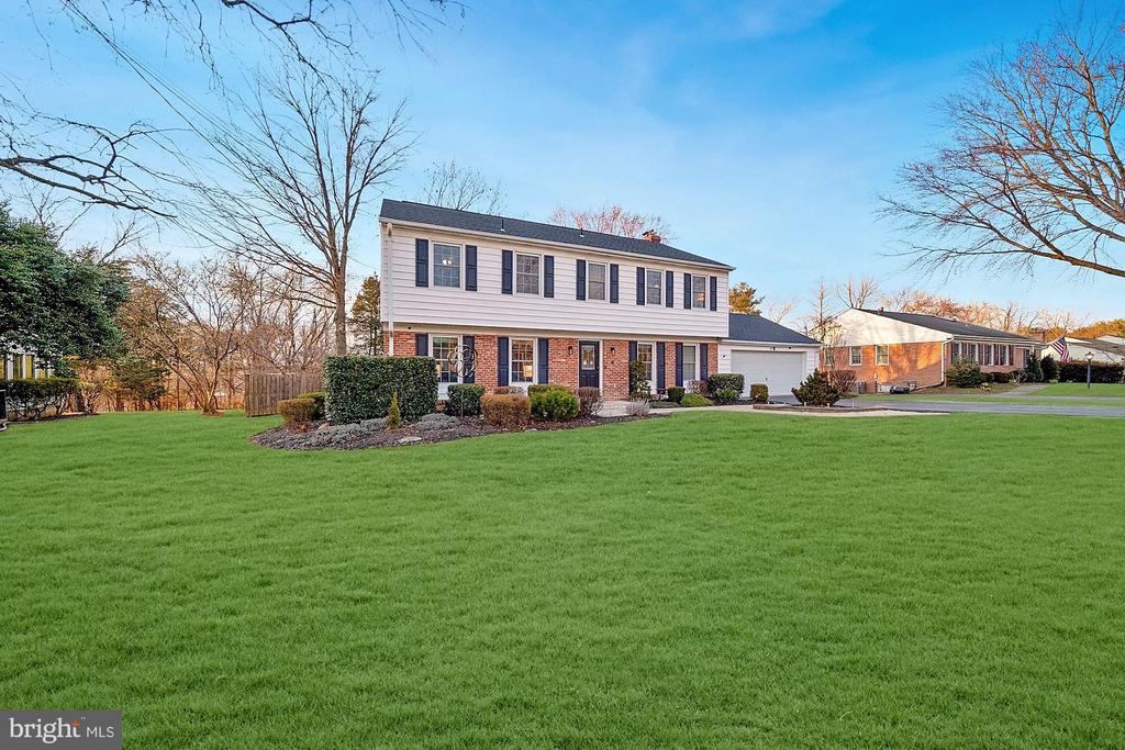 18 ORCHARD WAY N