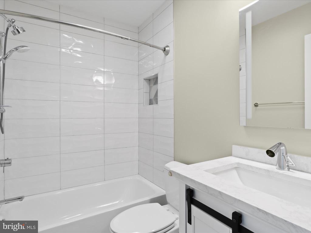 2612 HAWKSHEAD COURT